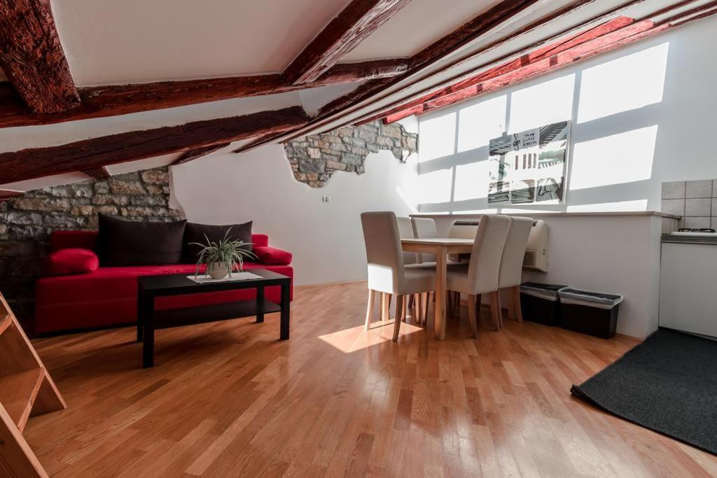 Artemus Music Apartament Piran